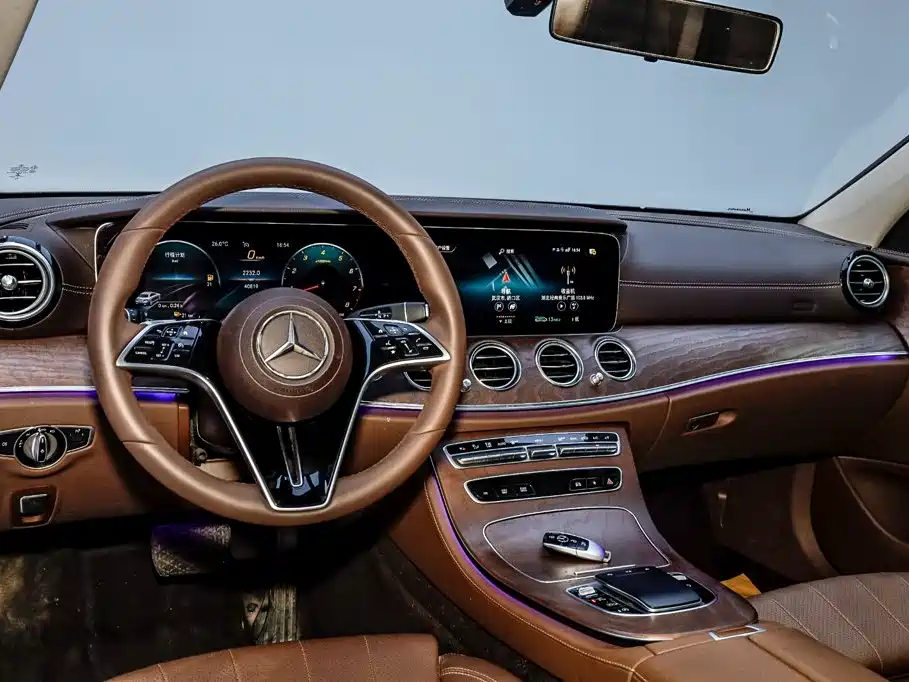 Mercedes-Benz E-Class — миниатюра 20