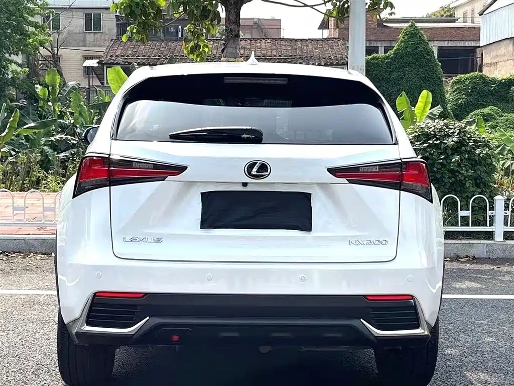Lexus NX 2018 200 V
