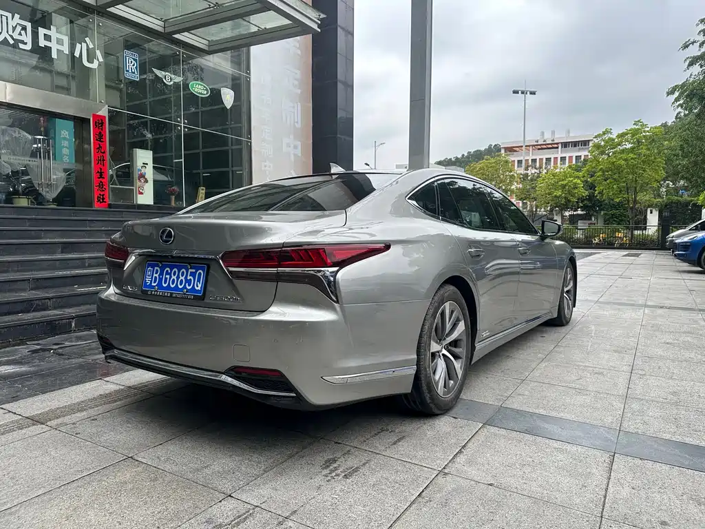 Lexus LS 2020 500h V