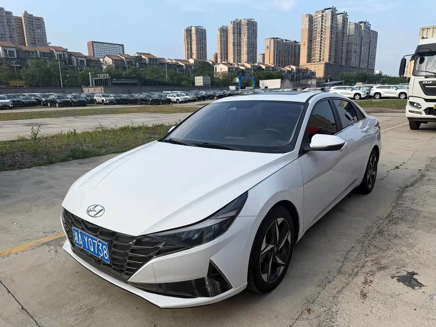 伊兰特 2022款 1.5L CVT LUX尊贵版 2023