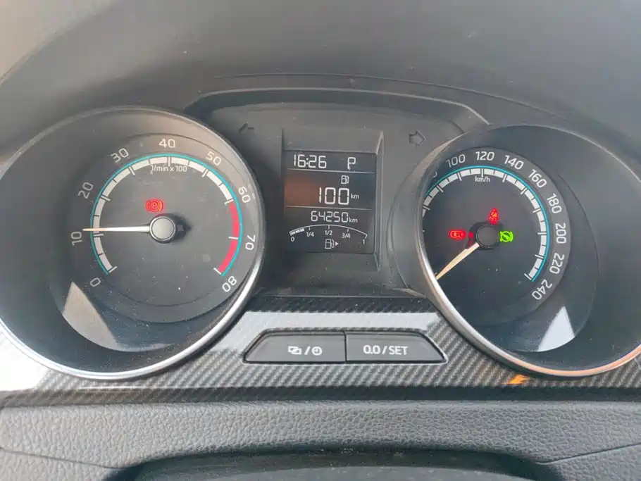 Skoda Rapid Spaceback — миниатюра 14