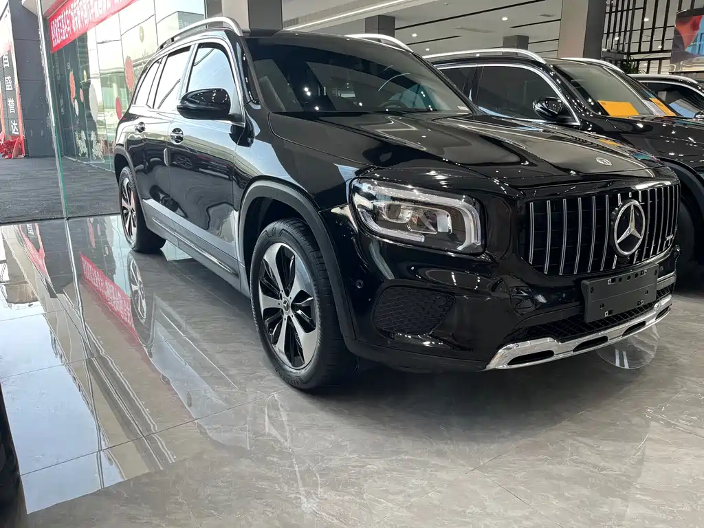 MERCEDES-BENZ GLB