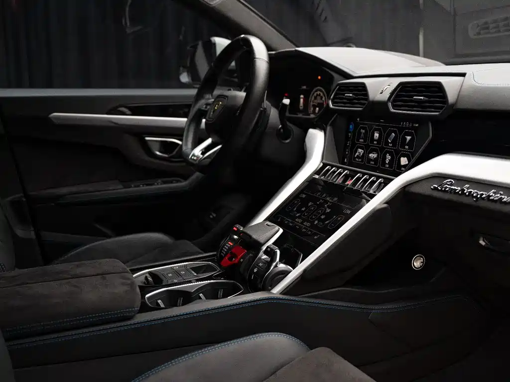 Lamborghini Urus — миниатюра 6