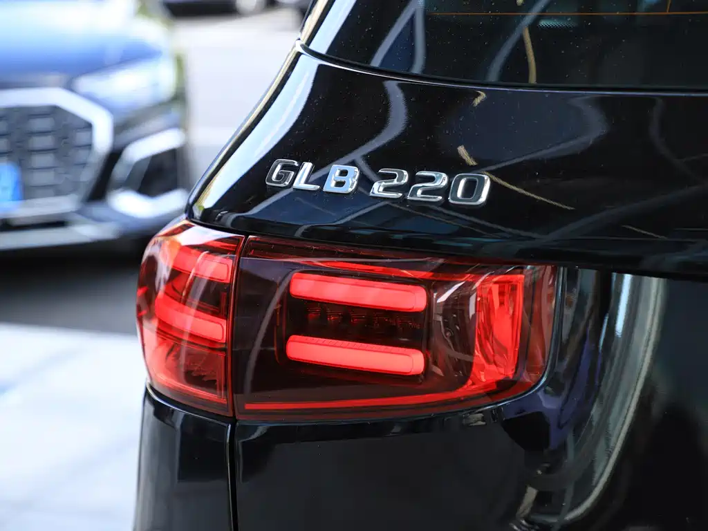 Mercedes-Benz GLB — миниатюра 14