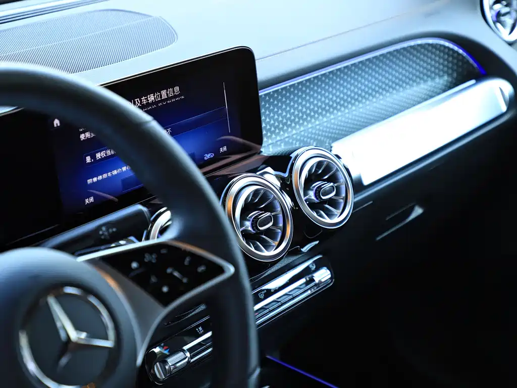 Mercedes-Benz GLB — миниатюра 22