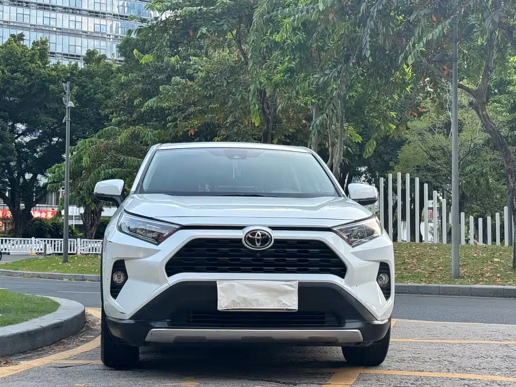 Toyota RAV4 — миниатюра 2