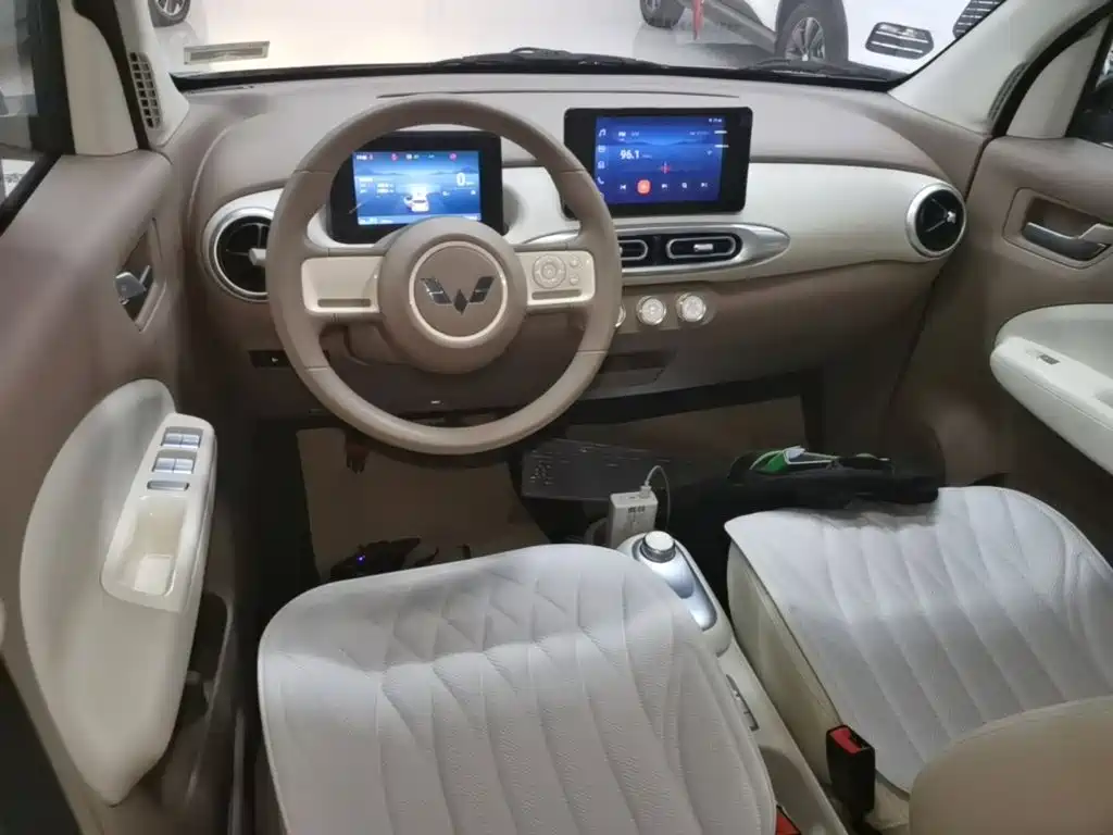 Wuling MINIEV — миниатюра 10