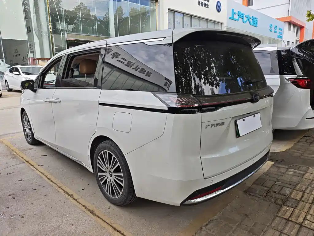 GAC Motor Trumpchi E8 PHEV — миниатюра 4