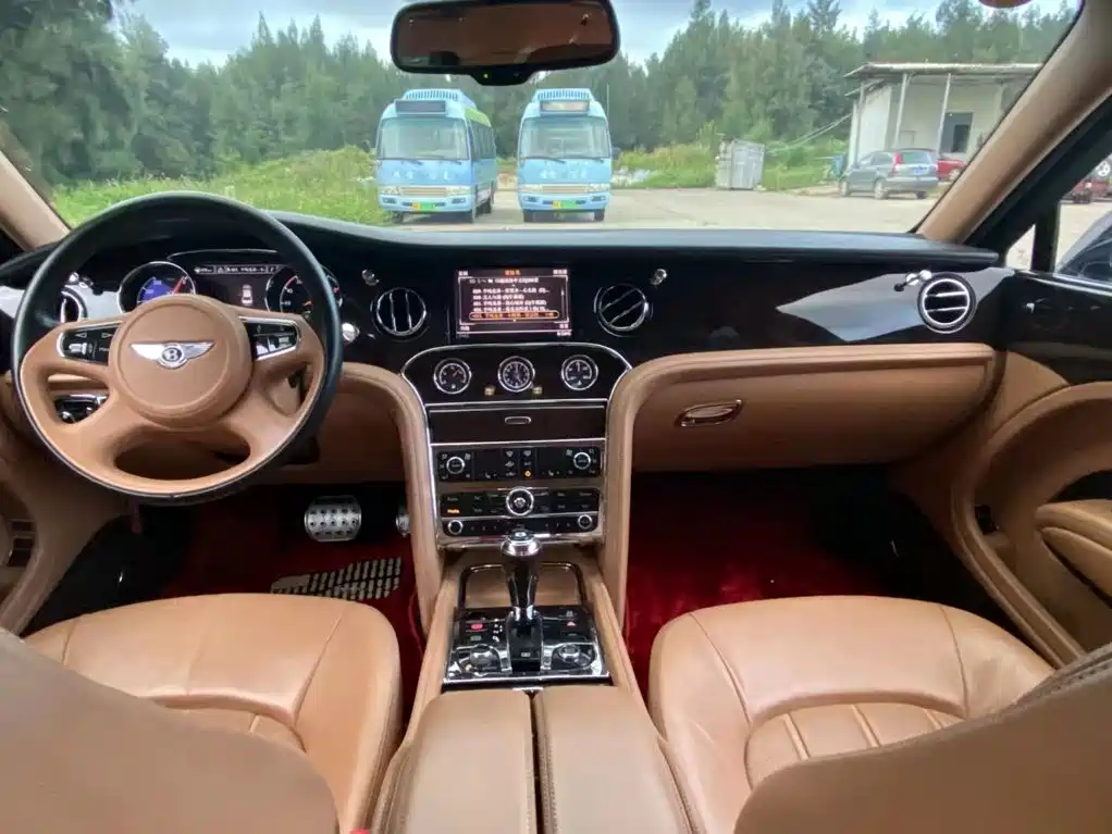 Bentley Mulsanne — миниатюра 7
