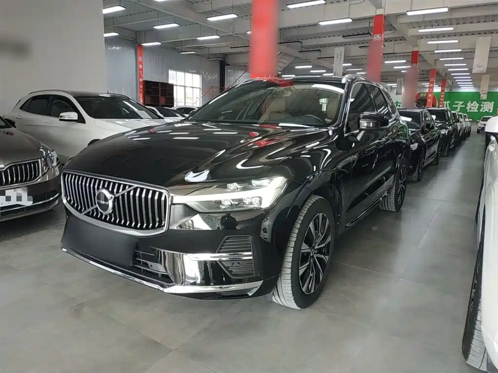 Volvo XC60 2024 B5 Luxury