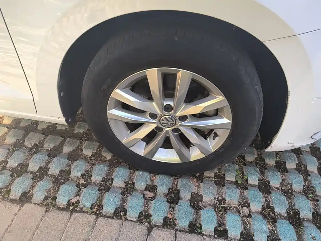 Volkswagen Touran — миниатюра 24