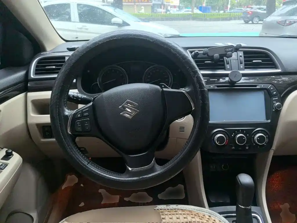 Suzuki Alivio — миниатюра 6