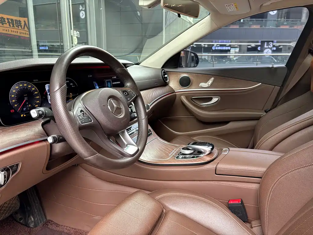 MERCEDES-BENZ E CLASS