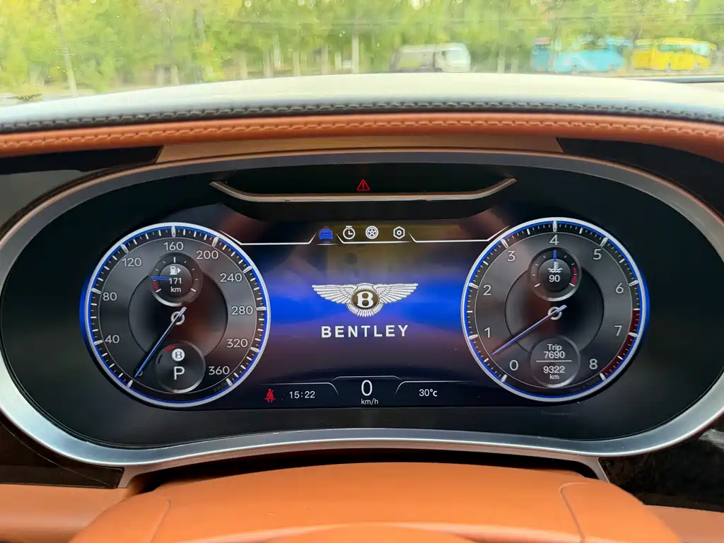 Bentley Flying Spur — миниатюра 32