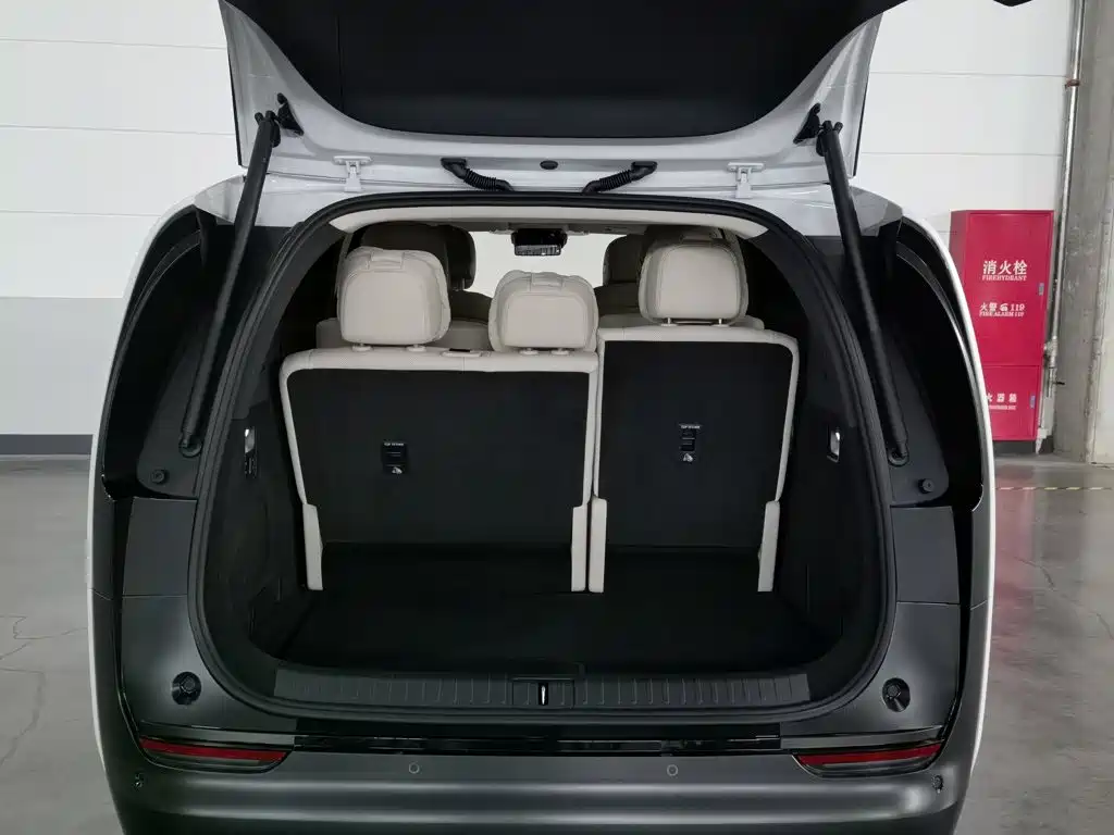 Li Auto Li MEGA — миниатюра 16