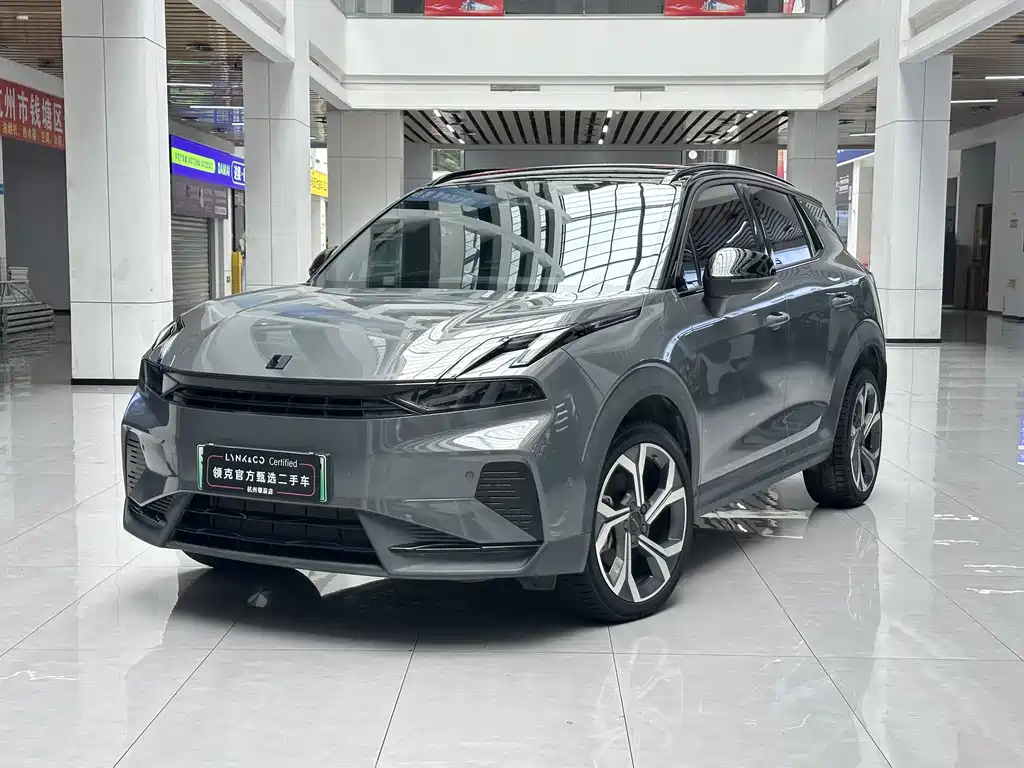 Lynk & Co 06 EM-P