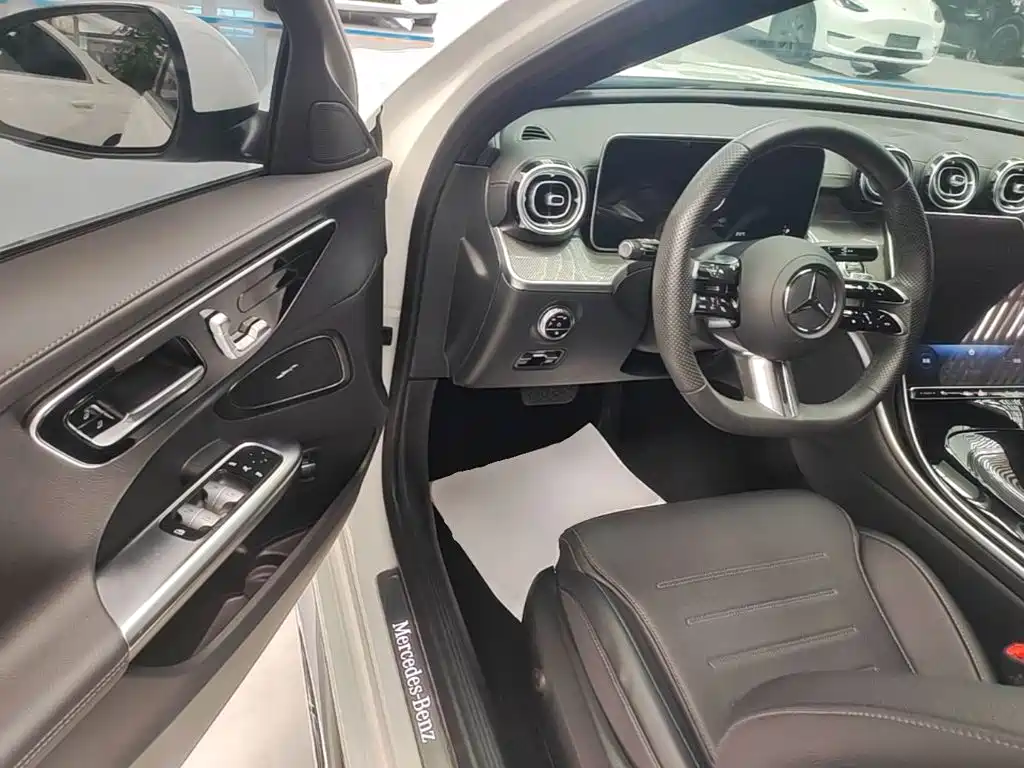Mercedes-Benz C-Class — миниатюра 16