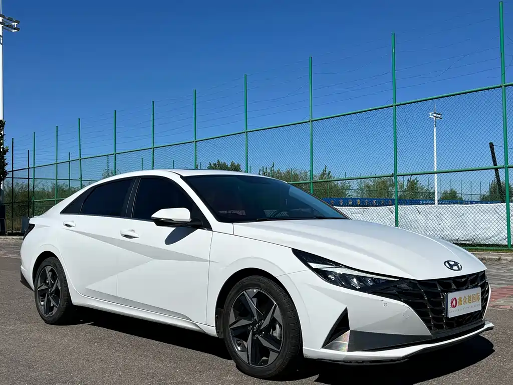Hyundai Elantra — миниатюра 3