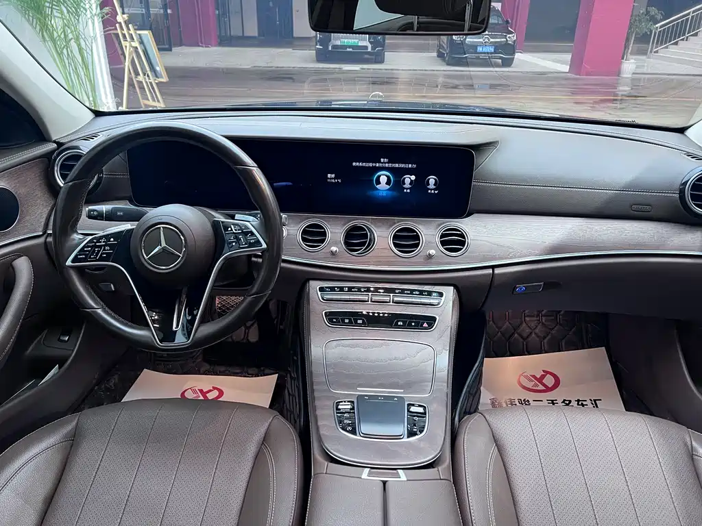 MERCEDES-BENZ E CLASS