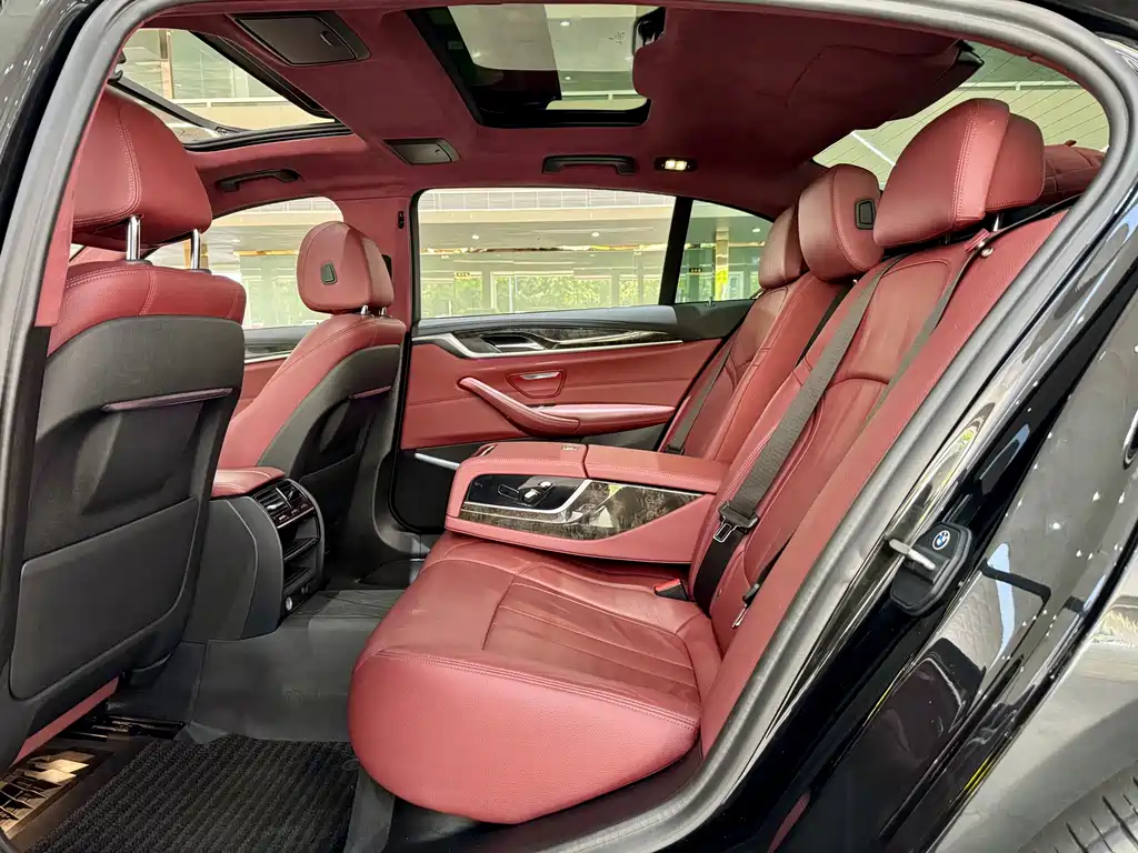 BMW 5 Series — миниатюра 5