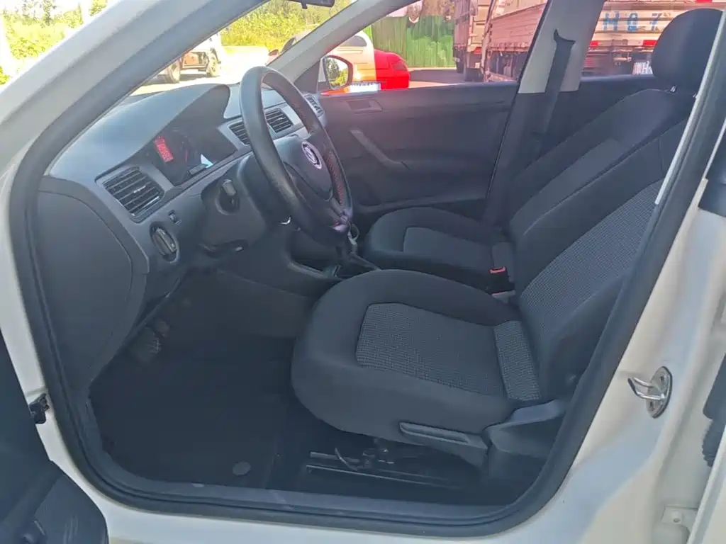 Volkswagen Santana — миниатюра 15