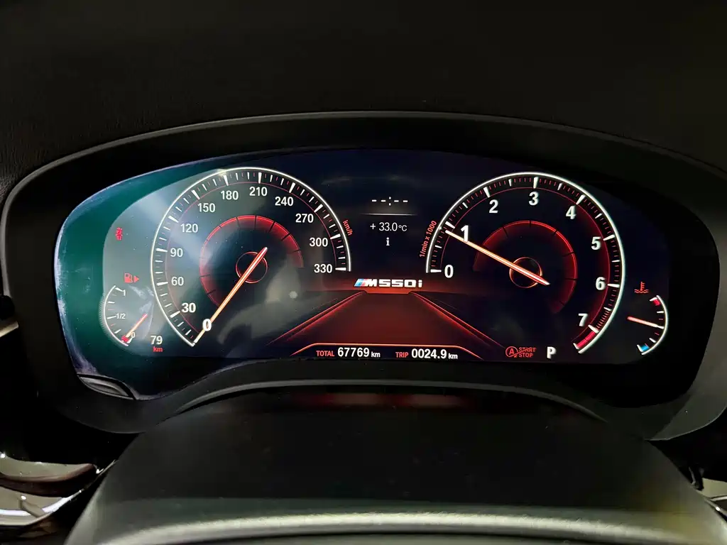 BMW 5 Series — миниатюра 13