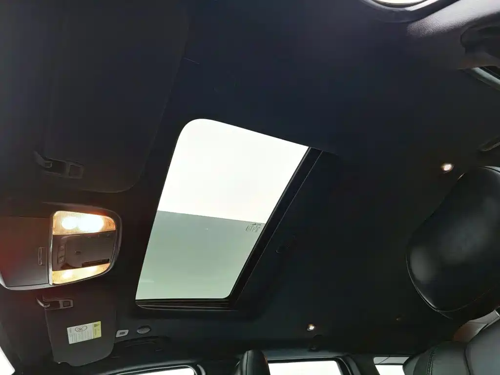 Jeep Grand Cherokee (Import) — миниатюра 14