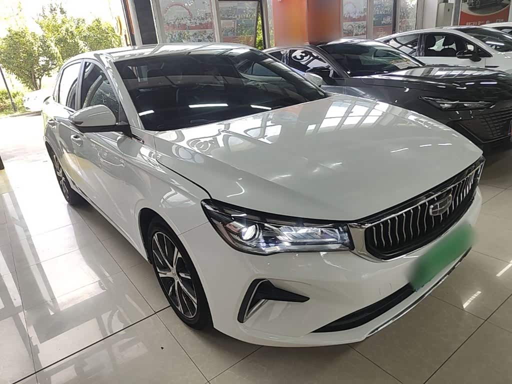 Geely Emgrand 1.5 л 2023 г. Белый, пробег 14400 км