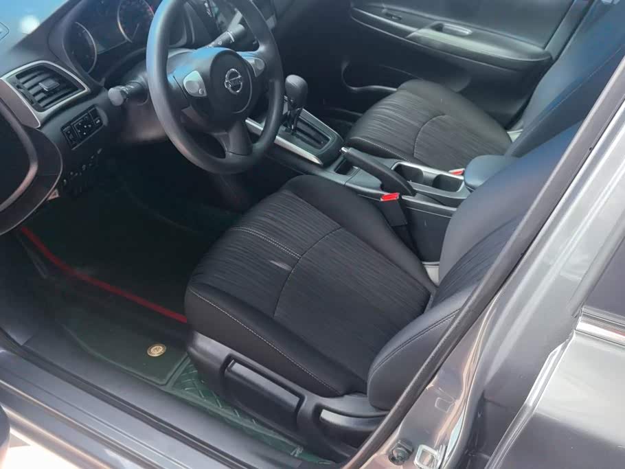 Nissan Sylphy 1.6 л 2023 г. Серебристо-серый, пробег 41100 км
