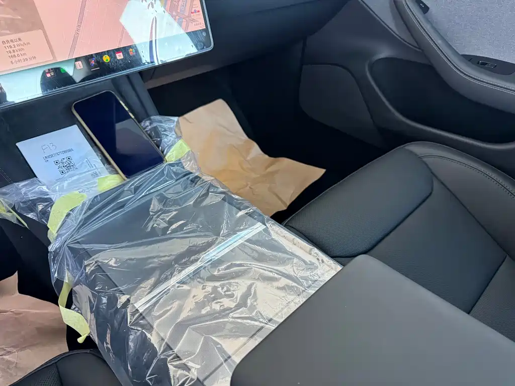 Tesla Model 3 — миниатюра 8