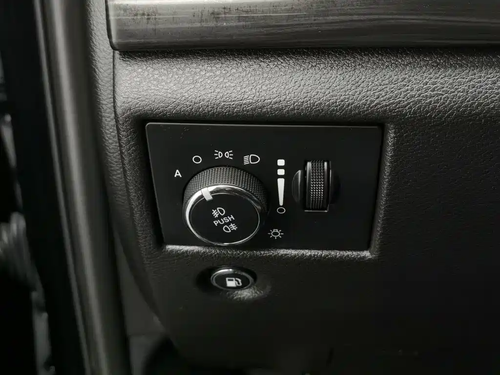 Jeep Grand Cherokee (Import) — миниатюра 21