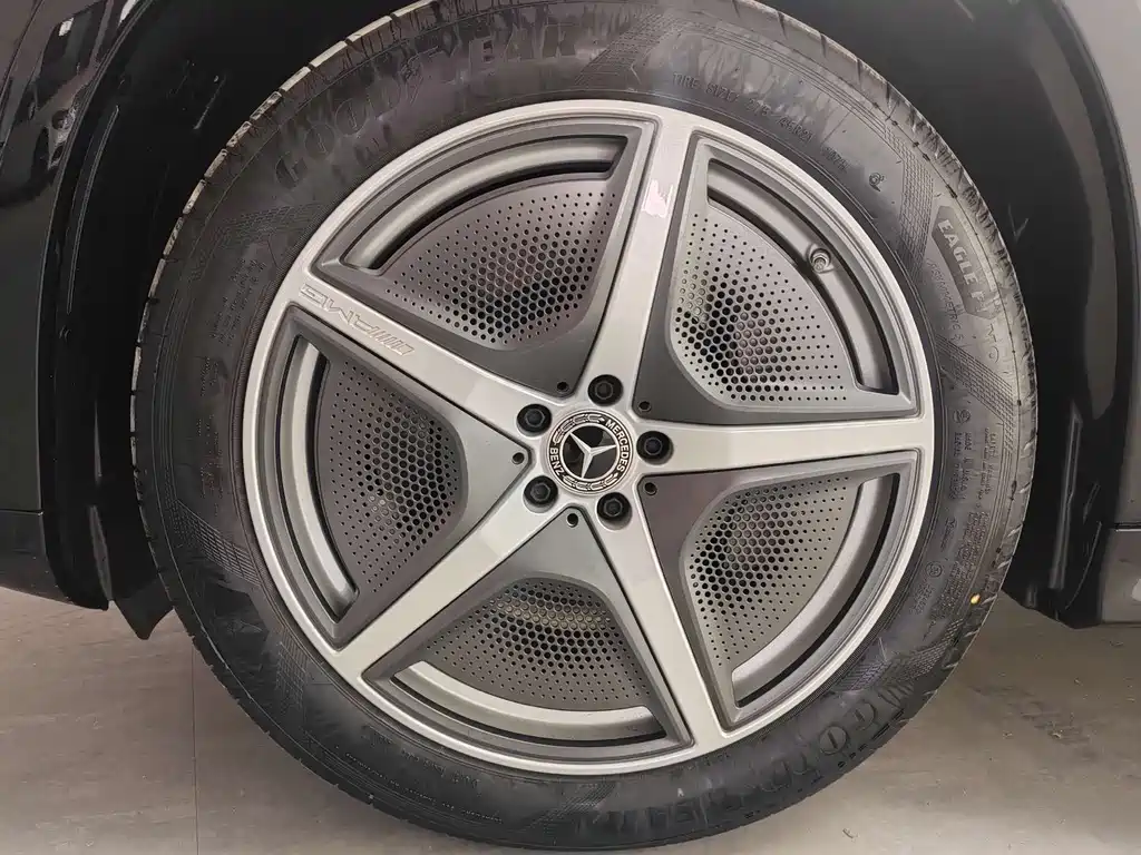Mercedes-Benz EQS SUV — миниатюра 19