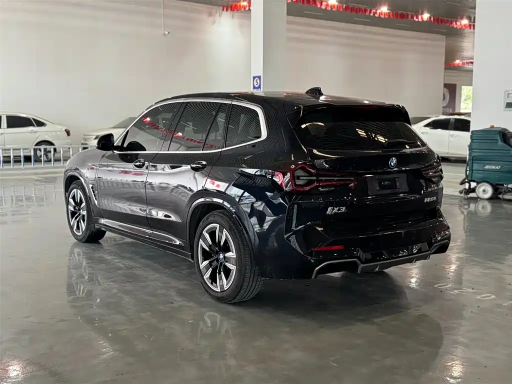 BMW iX3 2023 Lead