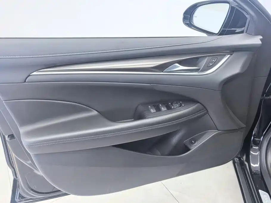 Buick LaCrosse — миниатюра 7