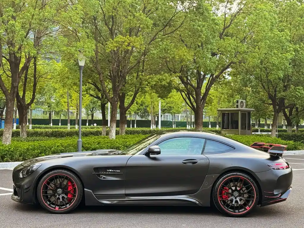 MERCEDES-BENZ AMG GT