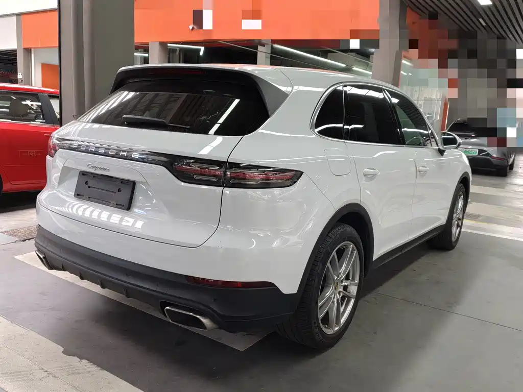 Porsche Cayenne — миниатюра 16