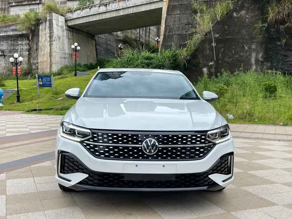 Volkswagen Lavida — миниатюра 2