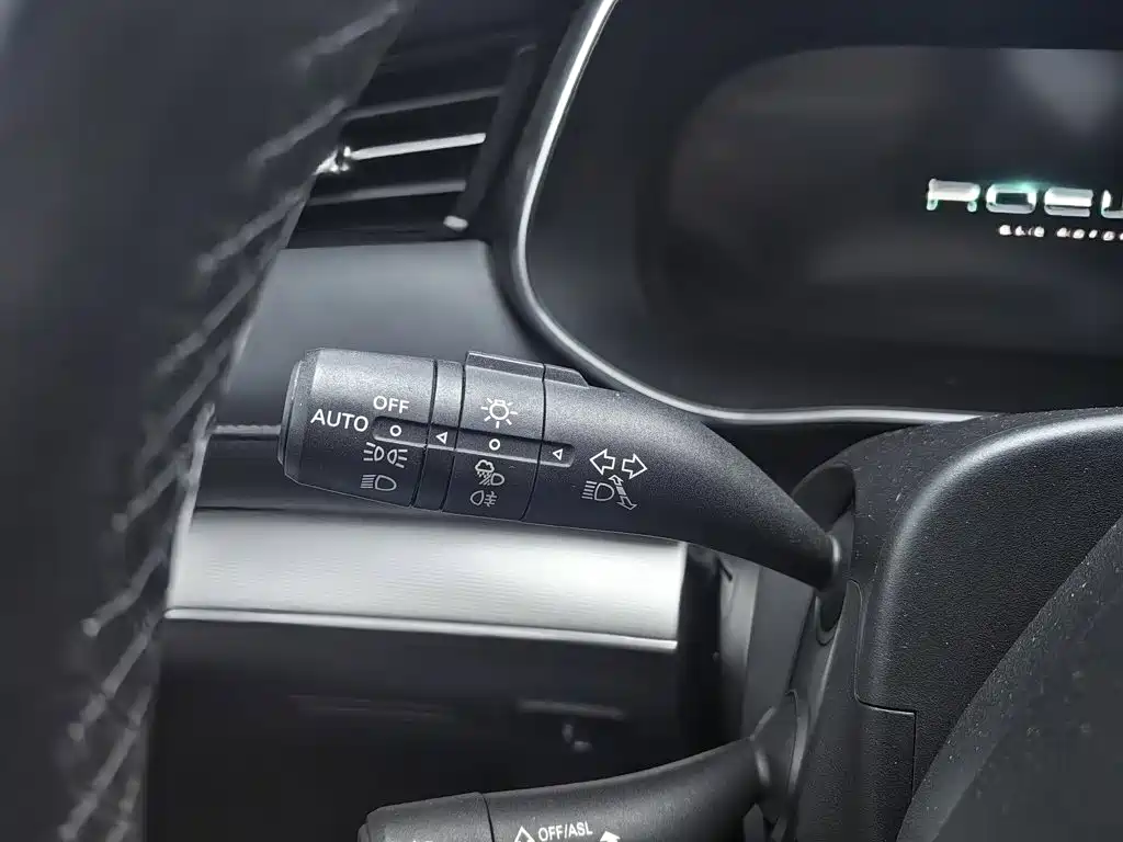 Roewe RX5 MAX — миниатюра 21