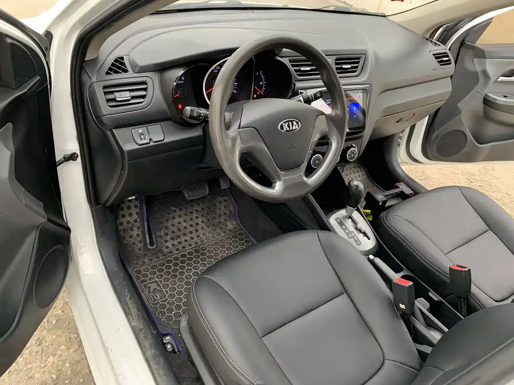KIA K2