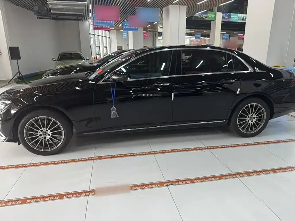 Mercedes-Benz E-Class — миниатюра 3