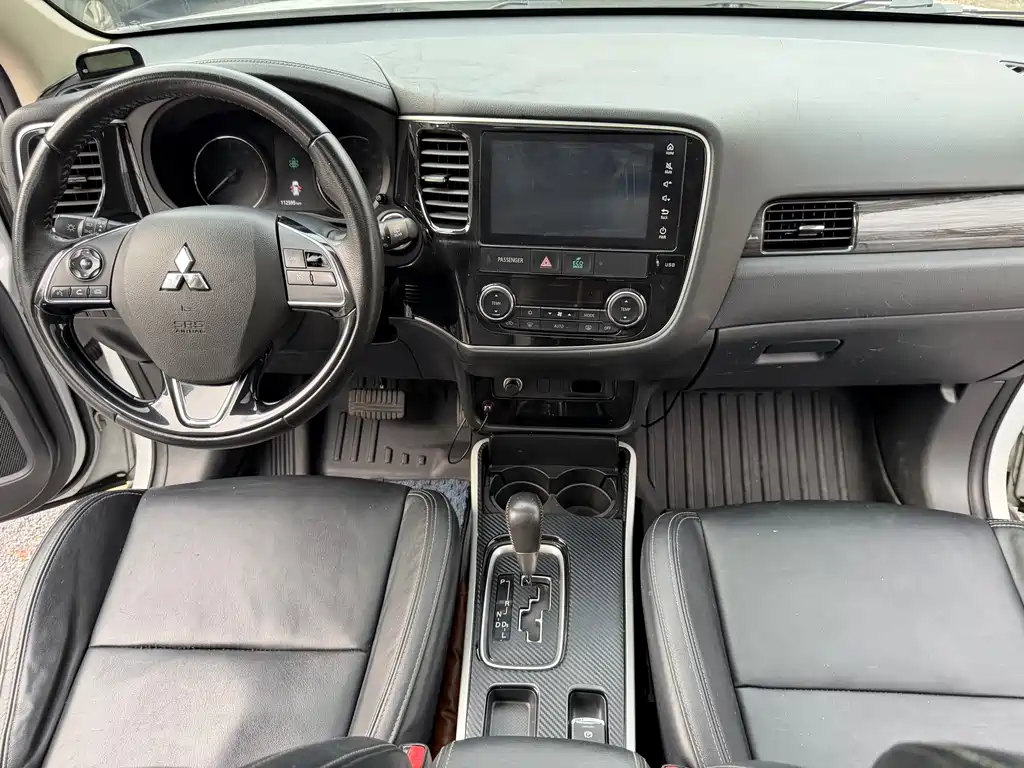 Mitsubishi Outlander — миниатюра 7