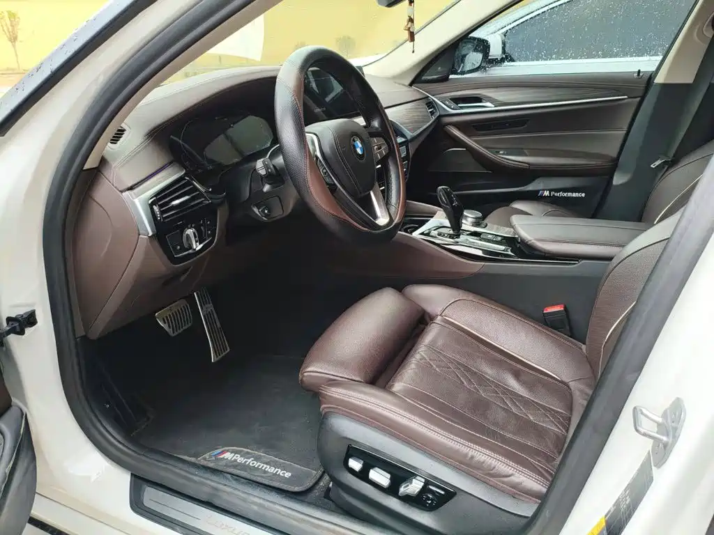 BMW 5 Series New Energy — миниатюра 6