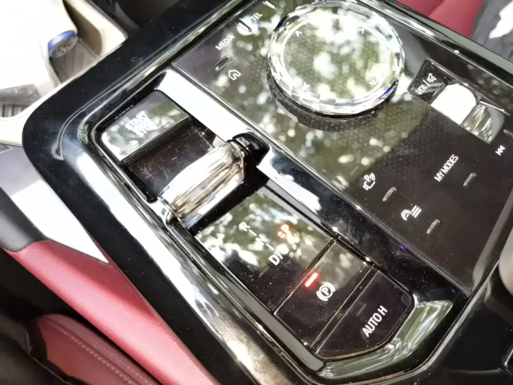 BMW 5 Series — миниатюра 14