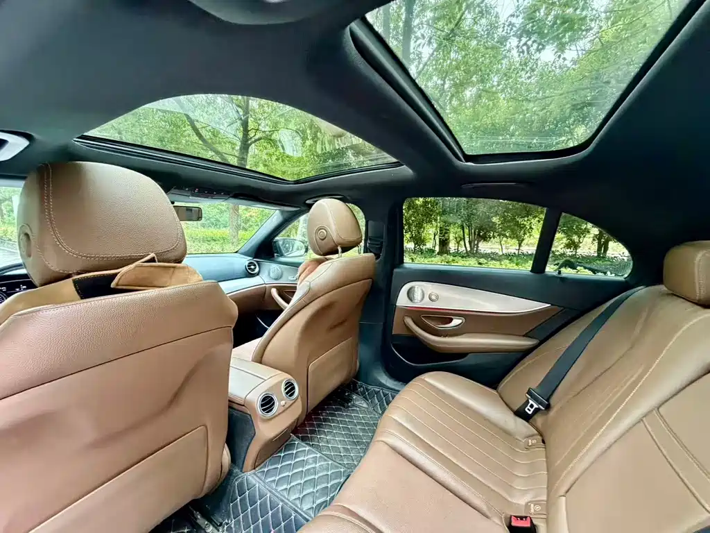 Mercedes-Benz E-Class (Import) — миниатюра 10