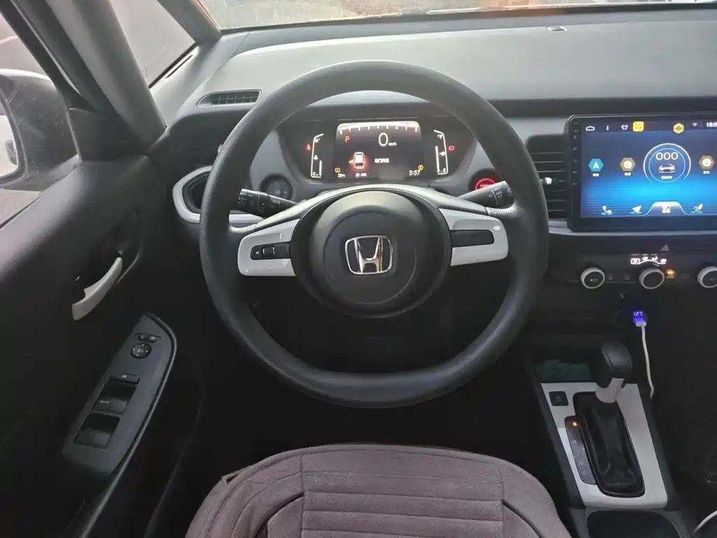 Honda Fit — миниатюра 6