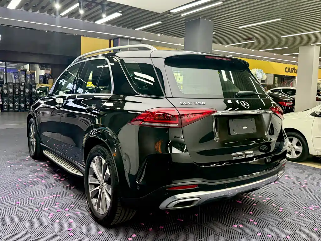 Mercedes-Benz GLE (Import) — миниатюра 12