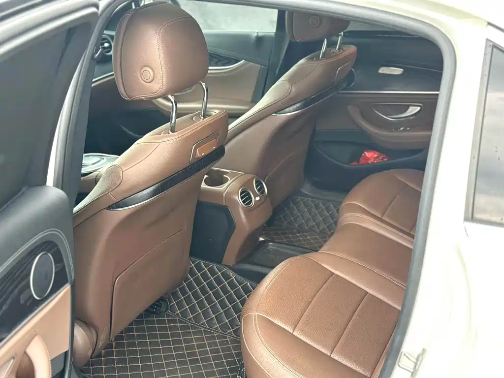 Mercedes-Benz E-Class — миниатюра 6