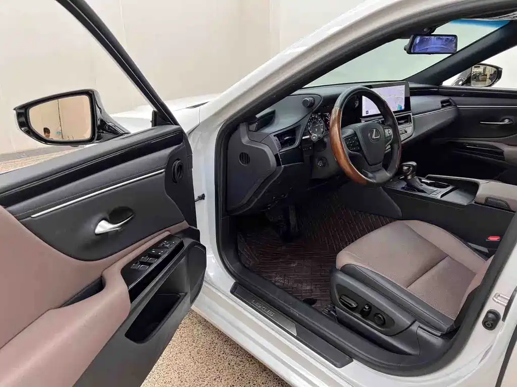 Lexus ES — миниатюра 9