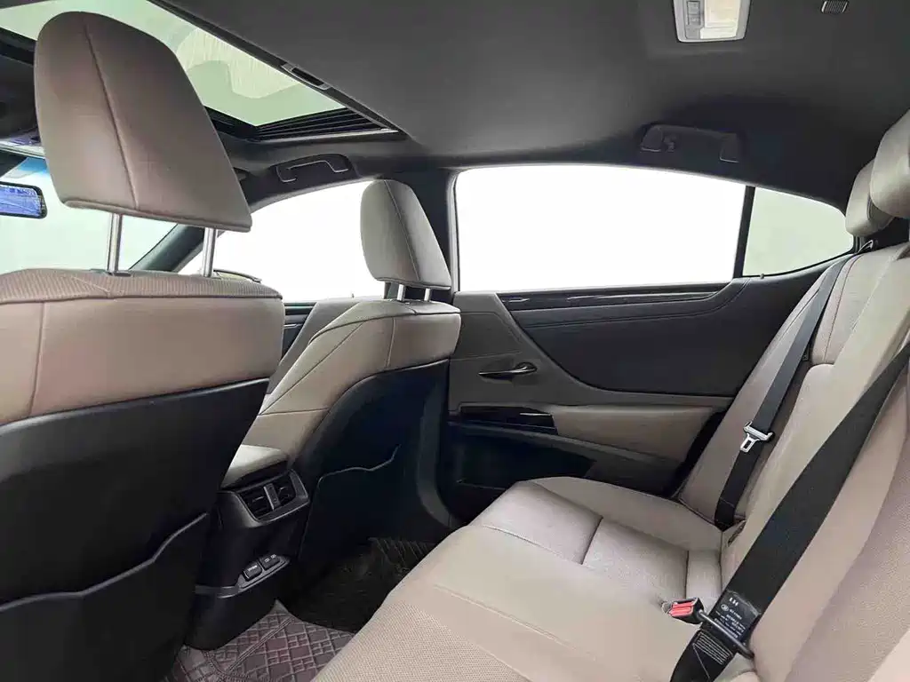 Lexus ES — миниатюра 13