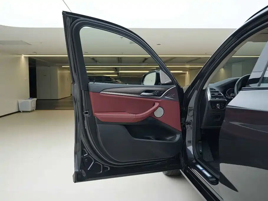 BMW X3 — миниатюра 15